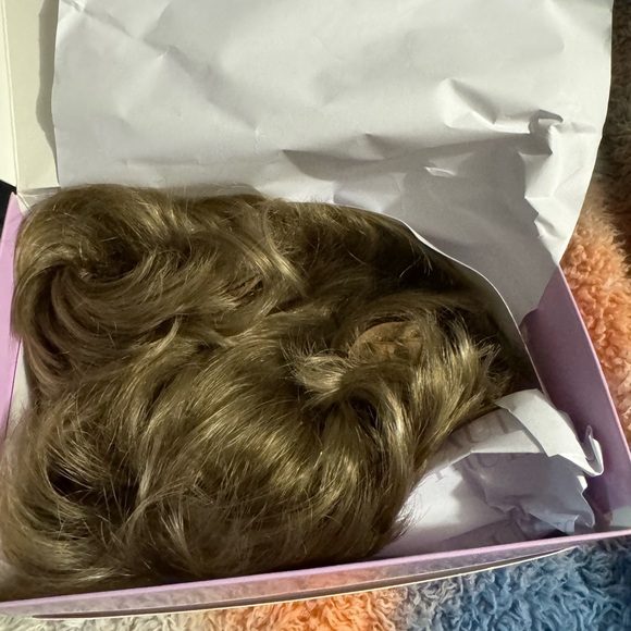 Paula Young Oakley WhisperLite Wig Macho Frosted Brownish Blonde Light Ash Blond main image 5